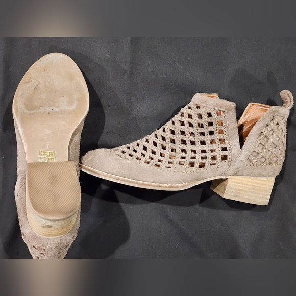 JEFFREY CAMPBELL | Taggart Suede Cut Out Booties | Taupe | Size 7 - Picture 5 of 8